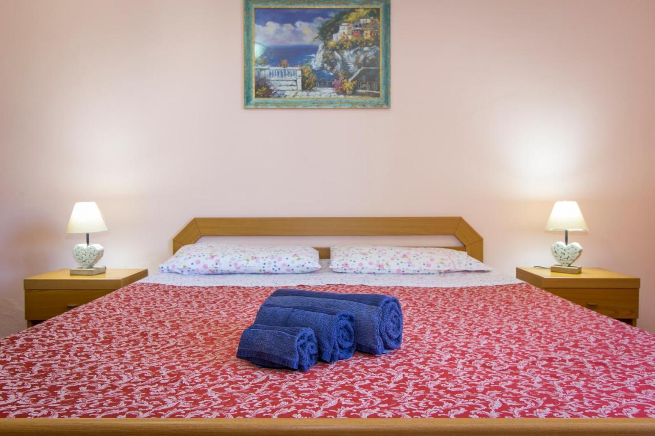 Appartamenti In Villa Con Ampio Giardino Esterno Посада Экстерьер фото